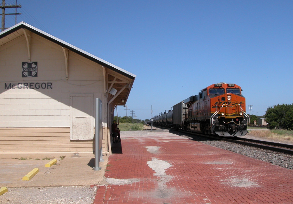 BNSF 7290  2Sep2012  SB through the Station 